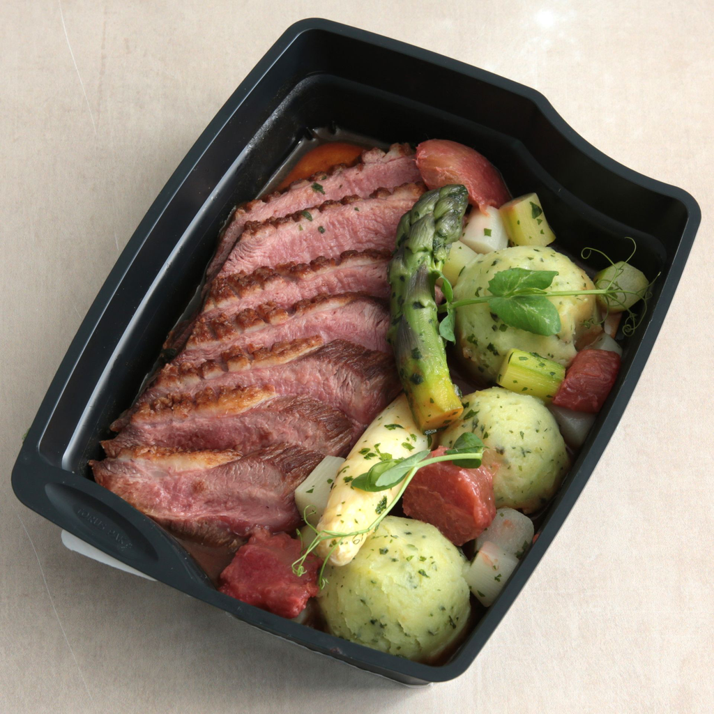 Filet de canard, jus réduit à la fraise.webp