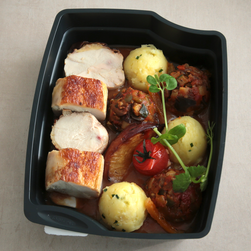 [014632*] Roasted guinea fowl supreme with peaches