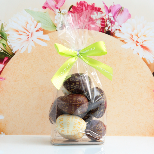 [003898*] Praline-filled egg mixture