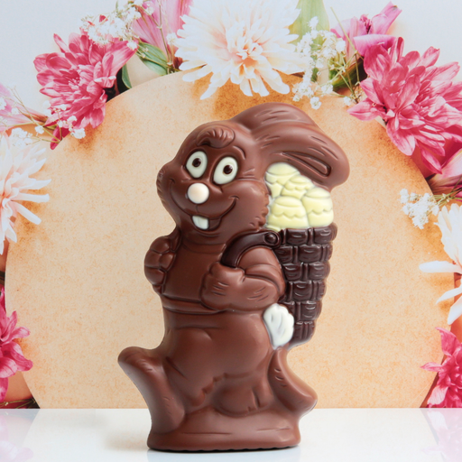 Hase mit seinen Korb